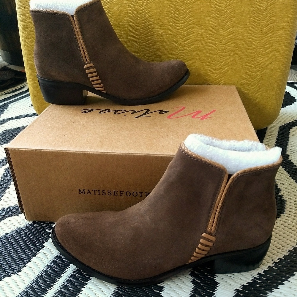 New! Anthro Matisse suede ankle booties